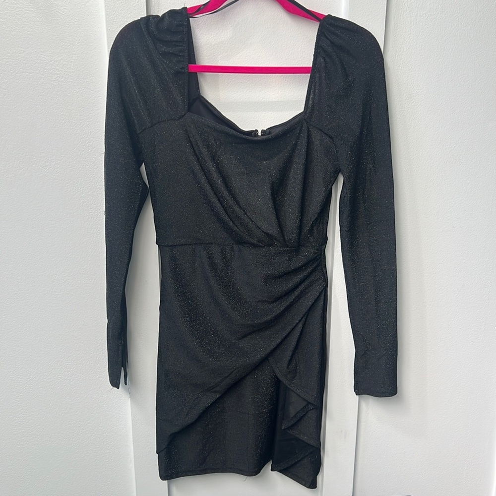 5 for $25 🎉Francesca’s NWT black glitter dress